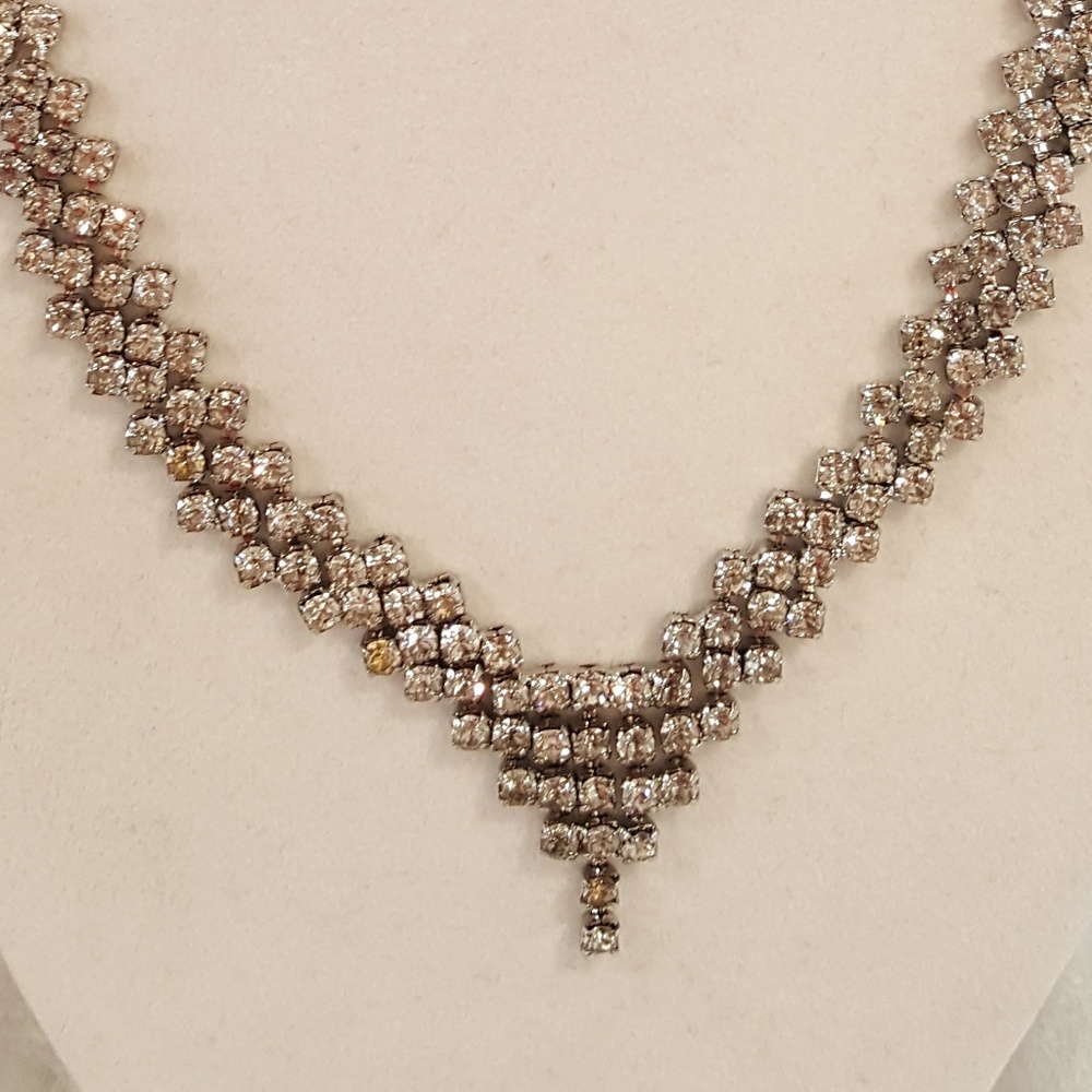 clustered White Rhinestone V necklace hook clasp